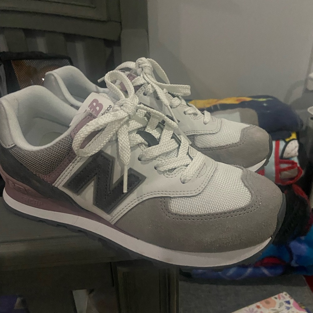 New Balance - Picture 3 of 4